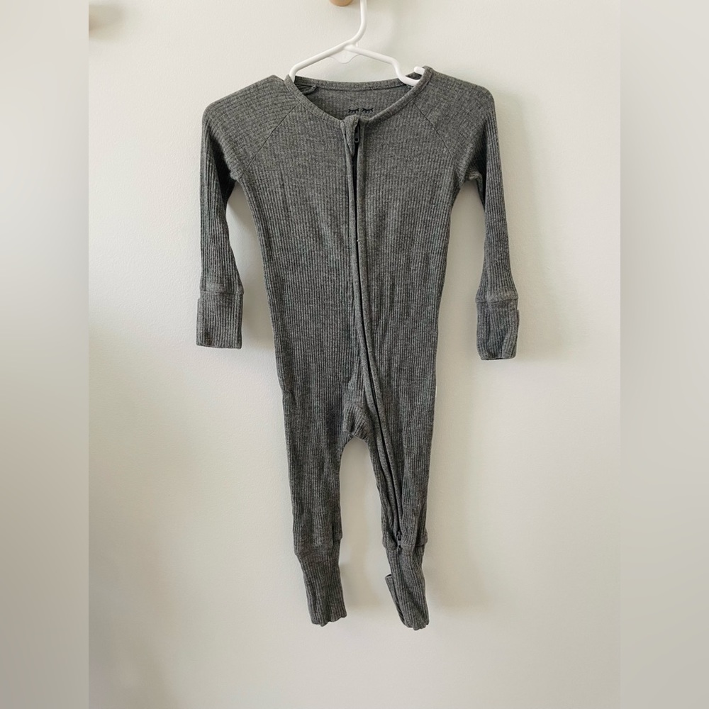 Little Sleepies Zippy- Ribbed Gray